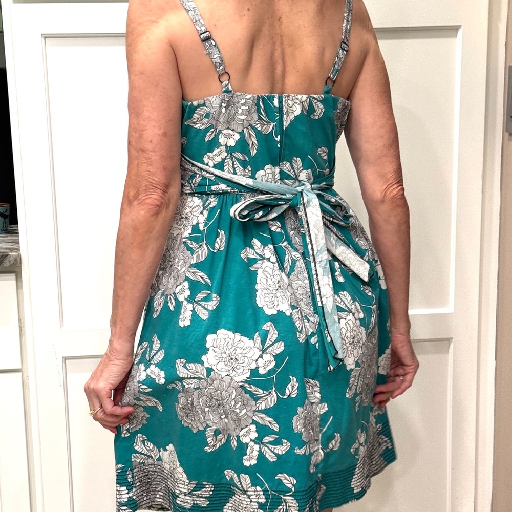 Size 8 Blue & White SunDress by Dress Barn Cotton/Spandex Shirred Top Bow In Bac